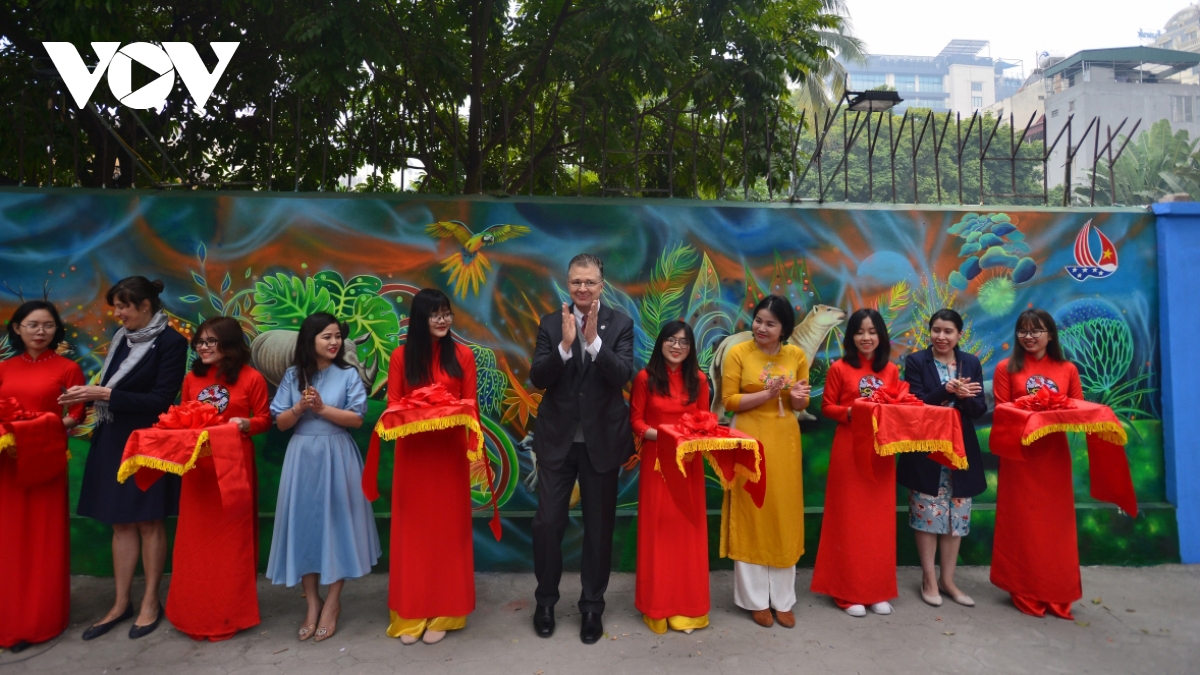 US Embassy inaugurates mural painting on environmental protection